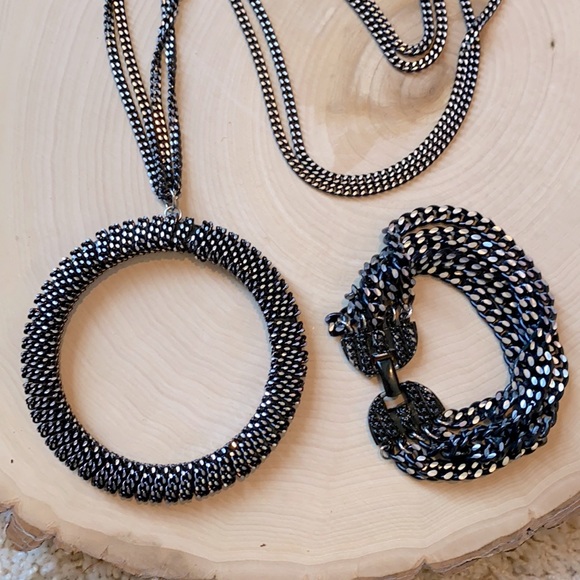 Jewelry - VINTAGE Black & Silver Soft Chain Set.